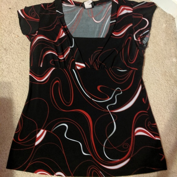 JKLA California Tops - Black with white and red shirt sleeved top